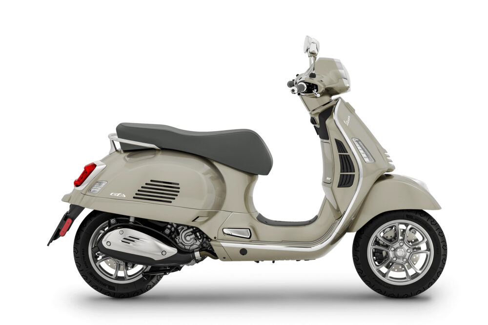 Vespa GTS Classic 300 (Special Offer)